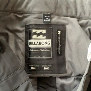 Men’s Billabong snowboarding pants size M in great lightly used condition.